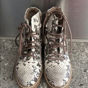 Chic Snakeskin Ankle Boots with Brown Laces